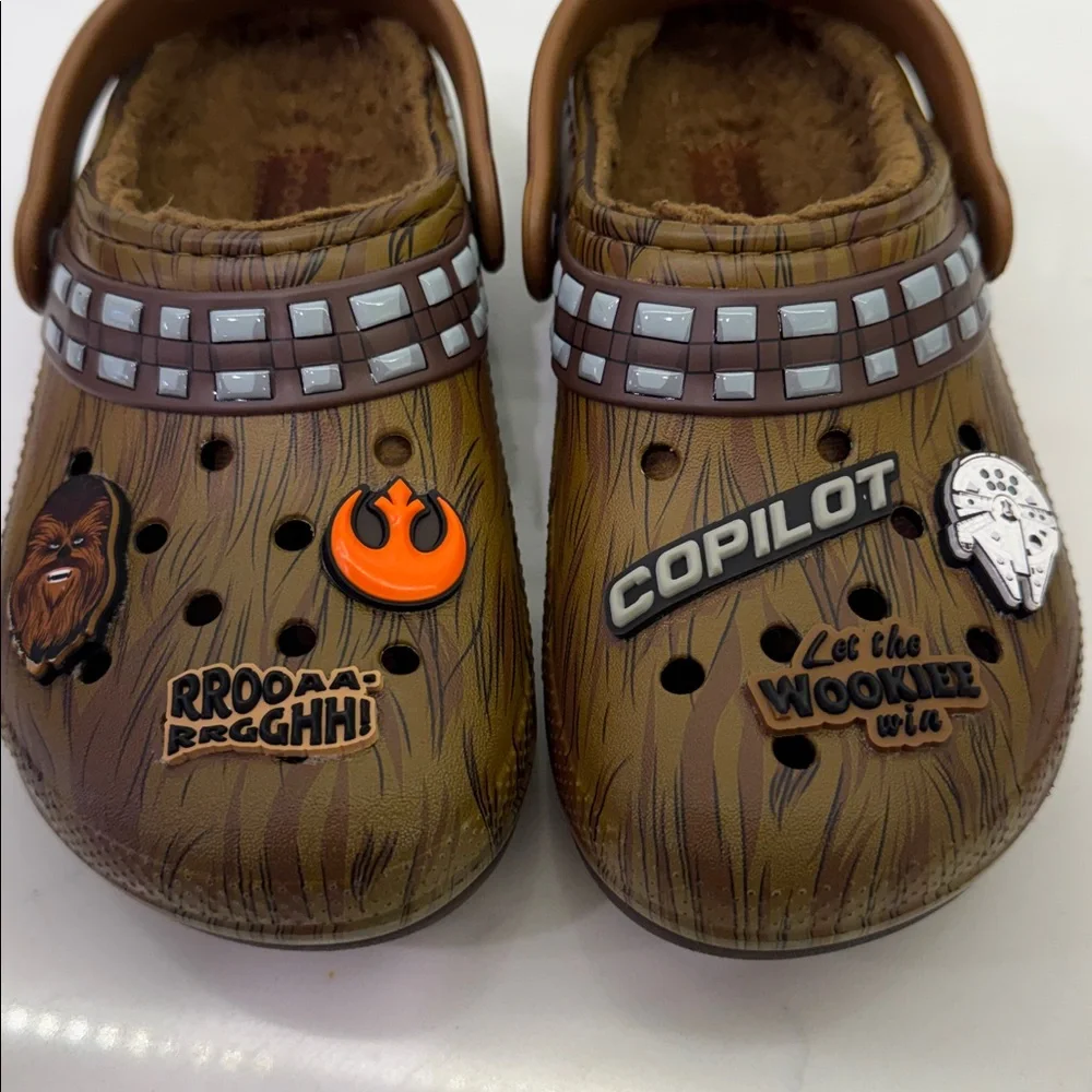 Disney Star Wars Chewbacca Lined Crocs Size 1 Toddler Wookiee Fuzzy Clogs